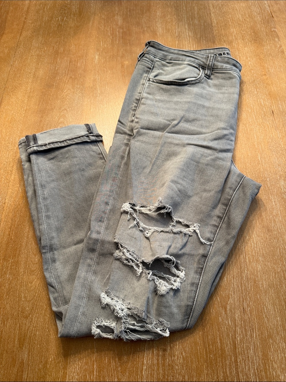 American eagle 12 short Gray Distressed Ripped Skinny Jeans